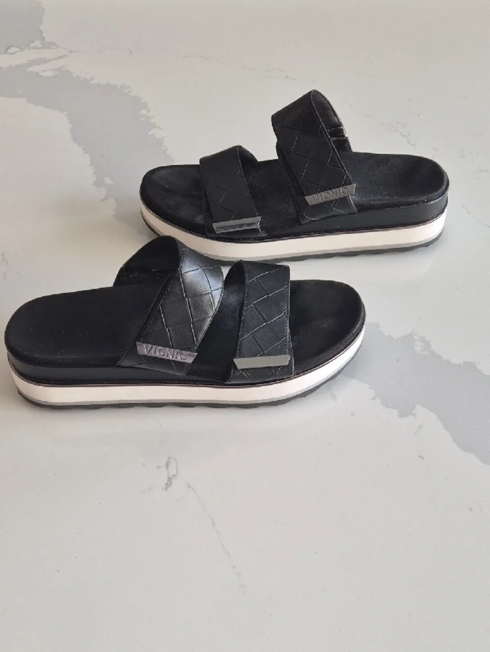 Vionic Black Quilted Double-Strap Platform Slides